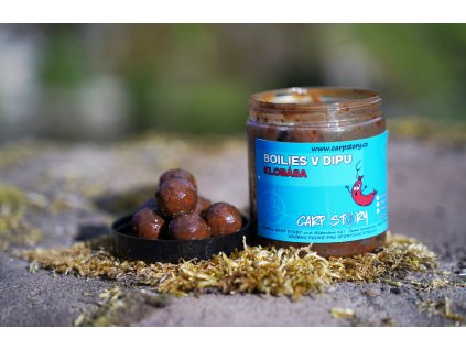 Boilies v dipu Klobása