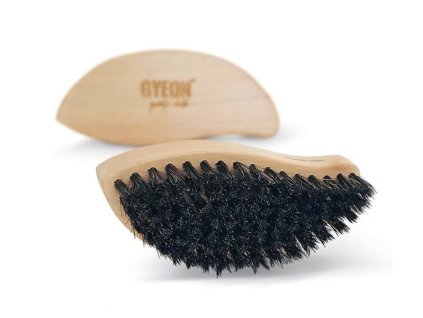 Gyeon Q2M Leather Brush Kartáč na kožu z konských vlasov