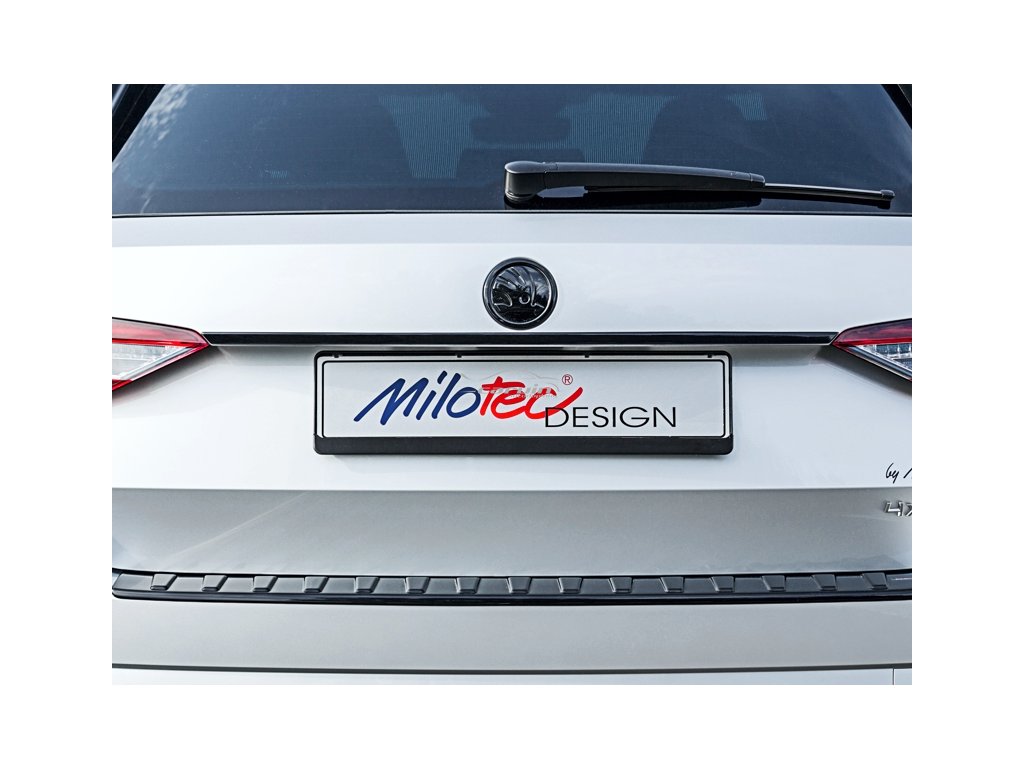 Lišta nad zadní SPZ Škoda Superb III Sedan 2015- černá lesklá | Milotec