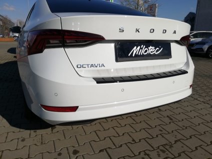 Kryt nákladové hrany Škoda Octavia IV Liftback/RS 2019- černý lesklý | Milotec