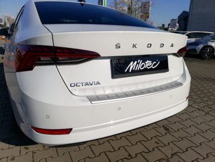 Kryt nákladové hrany Škoda Octavia IV Liftback/RS 2019- stříbrný matný | Milotec