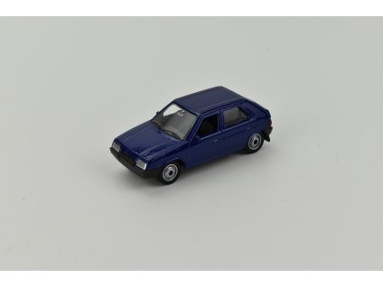 Model auta Škoda Favorit modrá 1:60 | Welly