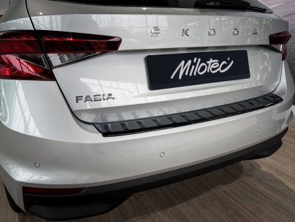 Kryt nákladové hrany Škoda Fabia IV Hatchback 2021- černá lesklá | Milotec