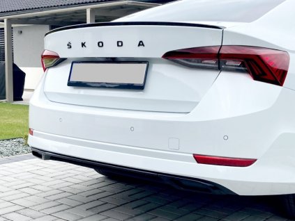Dummy – koncovky výfuku se středovou lištou Milotec Škoda Octavia IV limusine/combi/hybrid 2019- černá lesklá