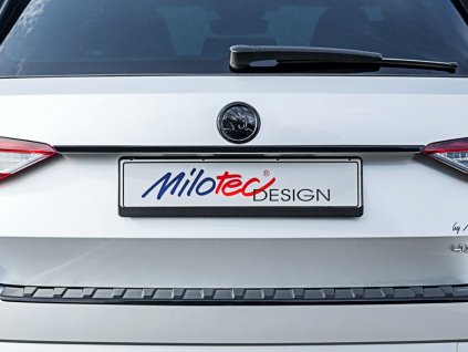 Lišta nad zadní SPZ Milotec Škoda Superb III limusine 2015- černá lesklá