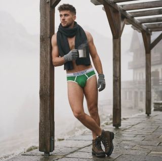 Spoustu slipů najdeš na CASSIDI 😉 Klasické, sportovní, ergonomické, pushup, anatomické i vyzývavé 😀 #slipy #dopravazdarma...