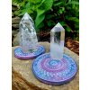 Dva podtacky mandala s krystaly