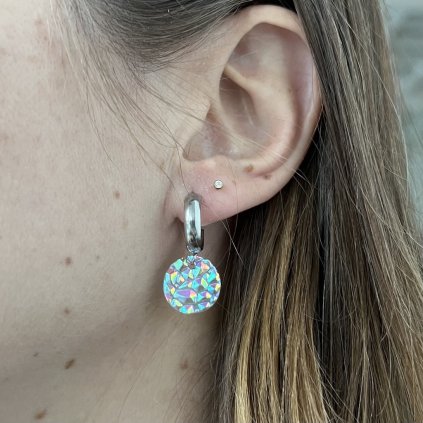 Náušnice Eufrozina mini Mirabelle na kruzích na puzetu na uchu 1024x1024