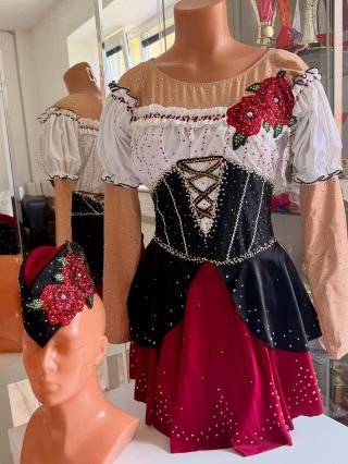 🏴‍☠️ 💃🏼“How is this pirate?” #catred #catredcz #majorette