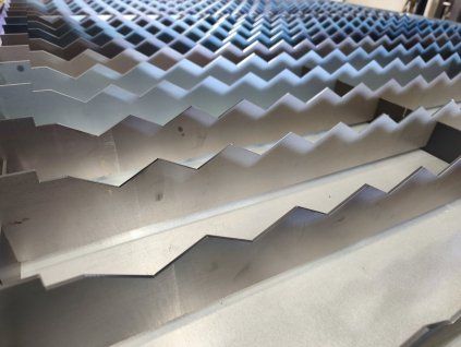 Lamely a hrebene k Plazme