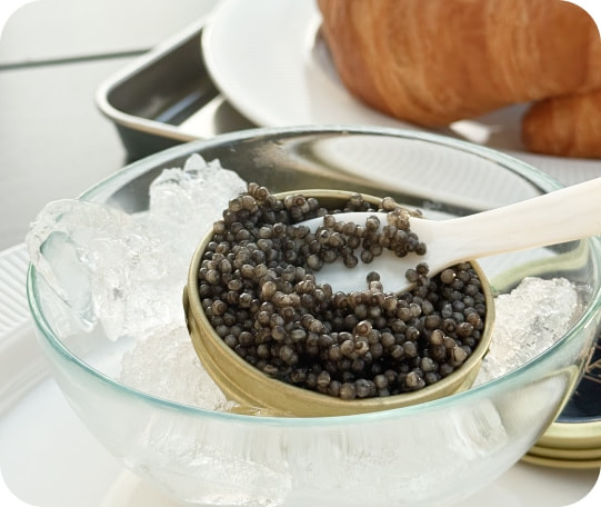 Kolik jeseterového kaviáru podávat na osobu při oslavě?