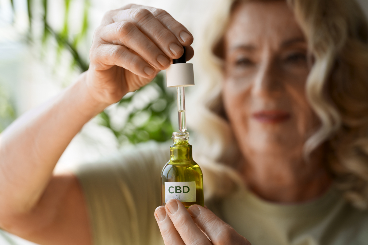Jak může CBD pomoci při menopauze