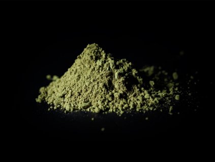 Kratom-Magic green Magický druh zeleného kratomu se liší svým alkaloidovým profilem. Zkušený sběratel kratomu jasně pozná rozdíl.