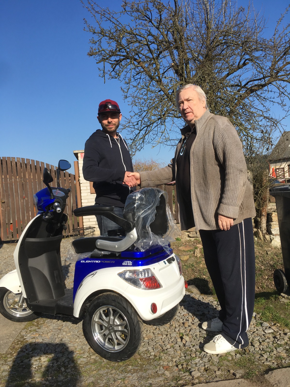 Zákazník s elektrotříkolkou