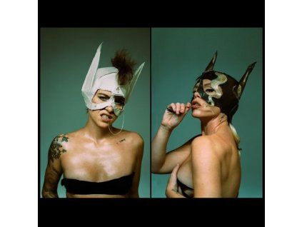 3776354 bones uk soft cd