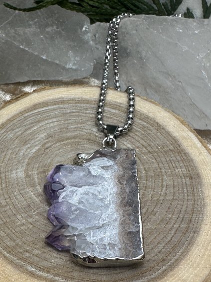 Ametyst přívěsek řez