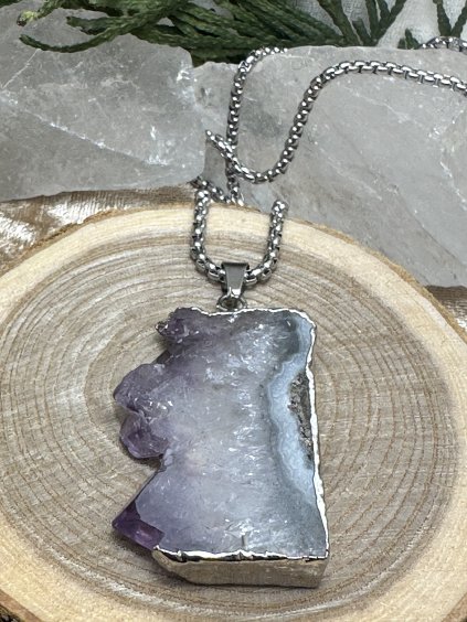 Ametyst přívěsek řez