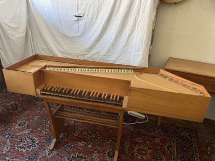 pentagonalní virginal