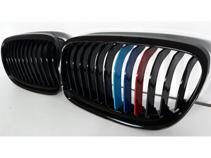 Přední maska, ledvinky, mřížky BMW 3 E90 (08-12)  trikolora