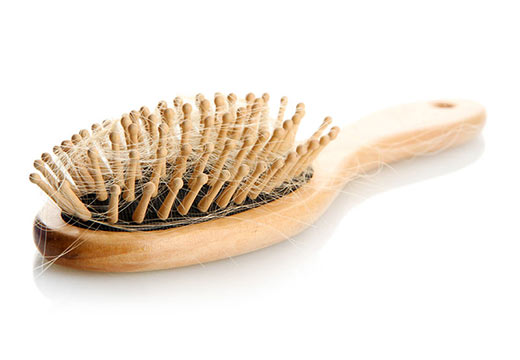 Prírodné tipy, ako obmedziť vypadávanie vlasov