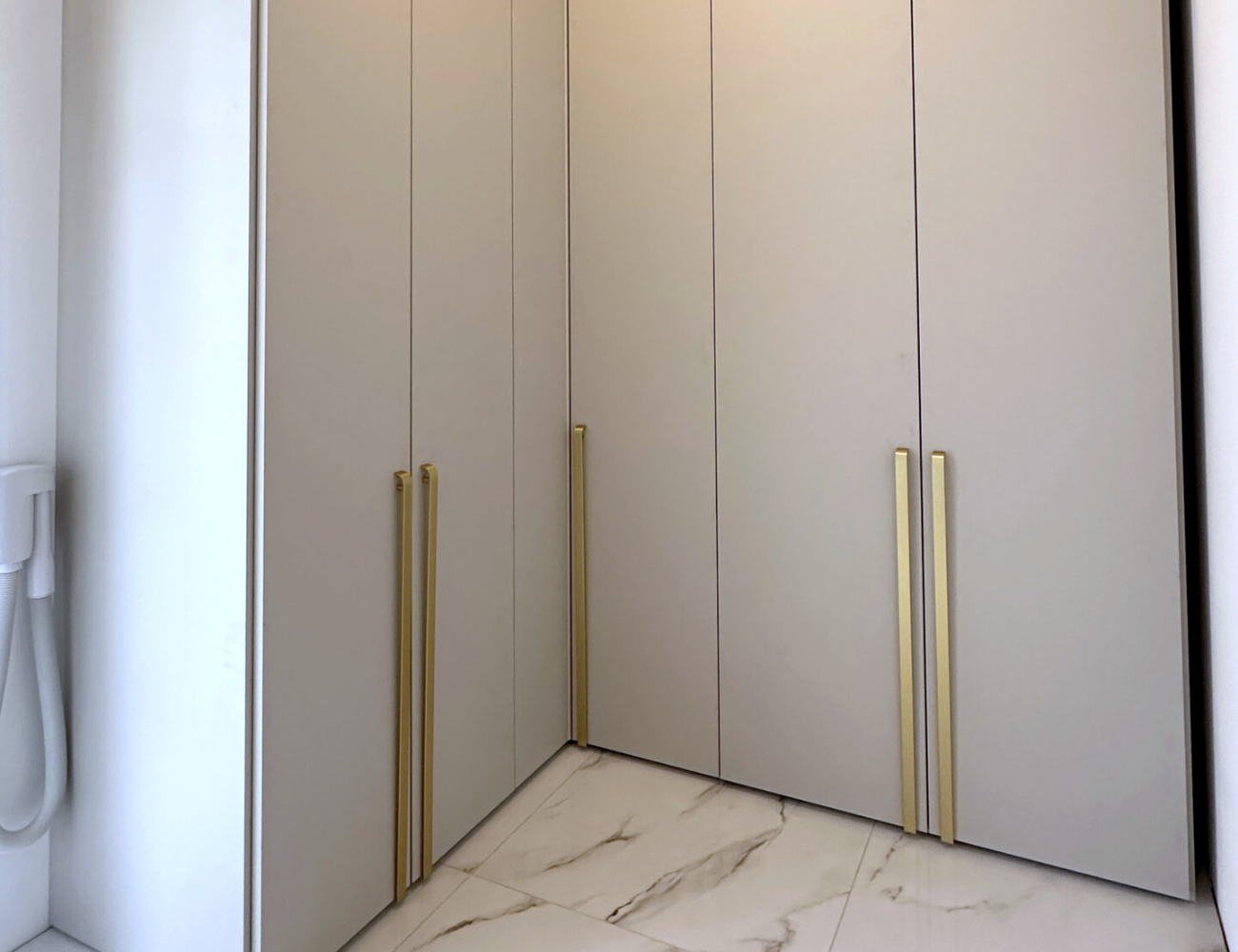 VSTUPNÝ ŠATNÍK Rodinný dom