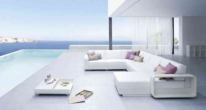 LETO NA ZÁHRADE ALEBO AKO SI VYBRAŤ EXTERIÉROVÝ NÁBYTOK