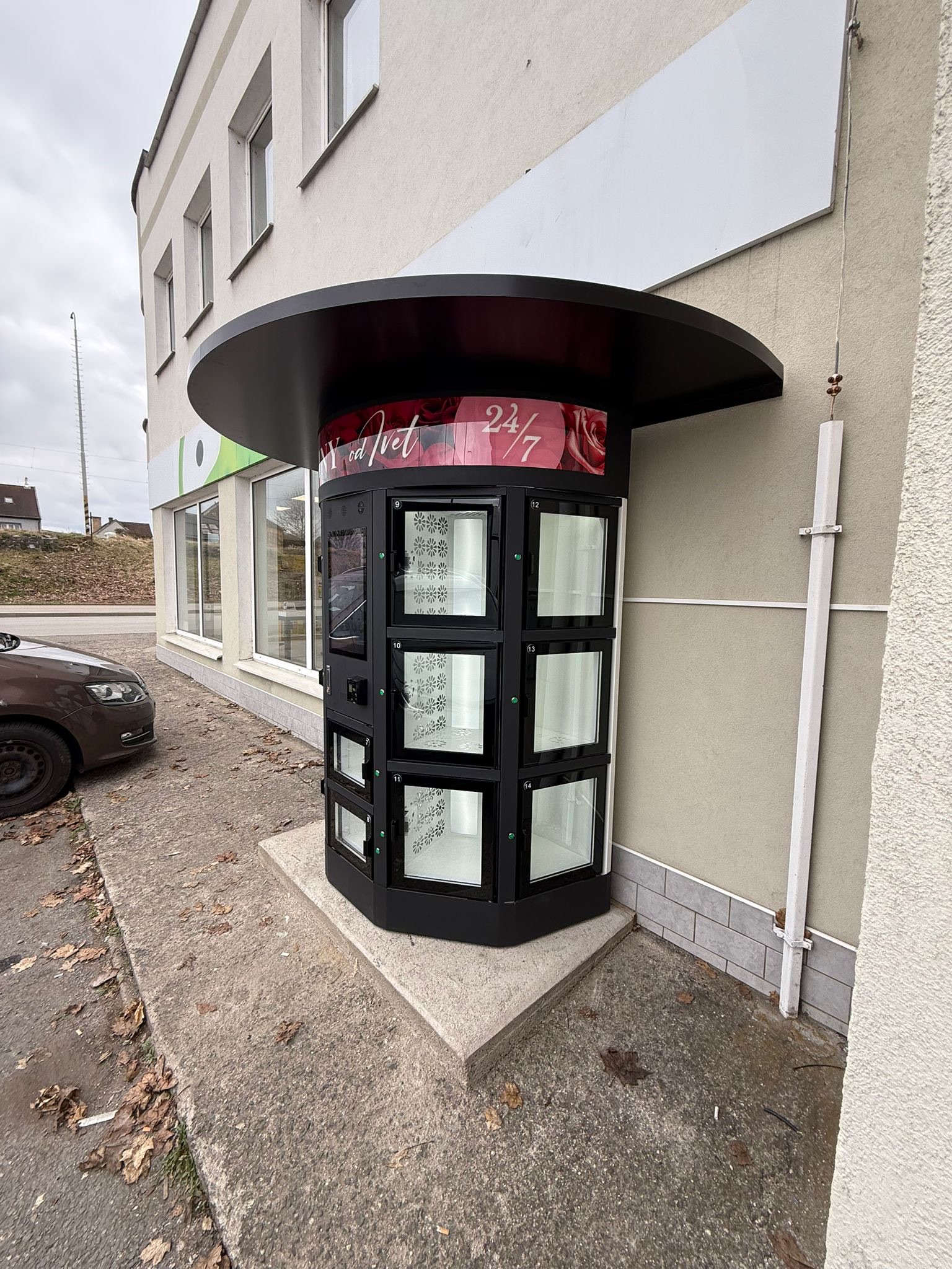 PRODEJNI-AUTOMAT-NA-KVETINY-CENTRUMO-KVETINY-OD-IVET