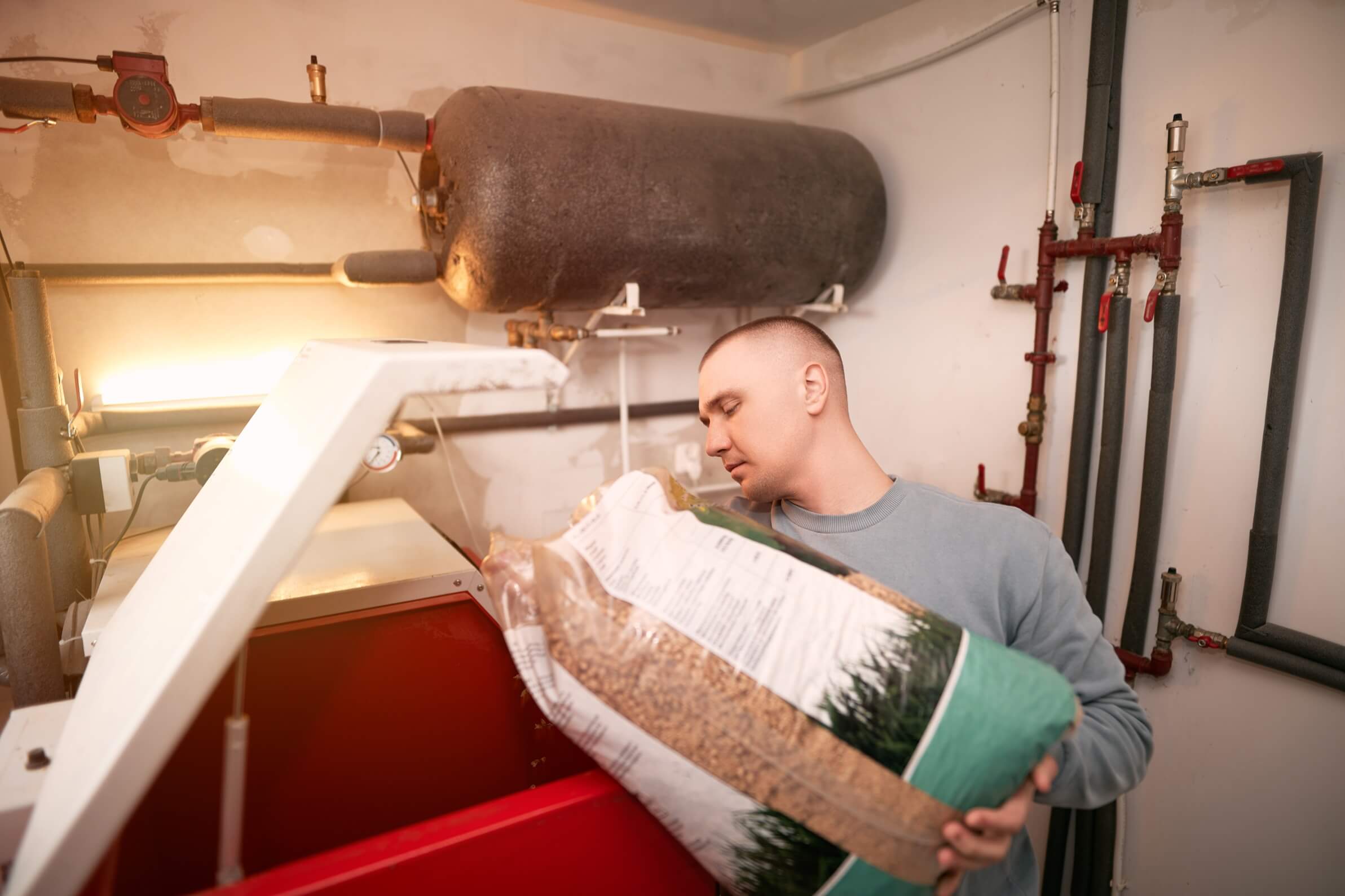 Cena pelet se drží pod 8 Kč za 1 kg, vytápění peletami tak patří k nejlevnějším