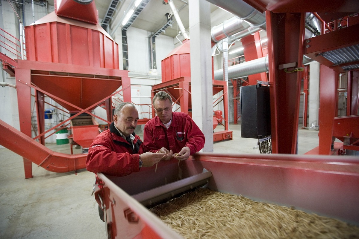 Obliba peletového vytápění roste - výroba dřevních pelet má nové rekordy