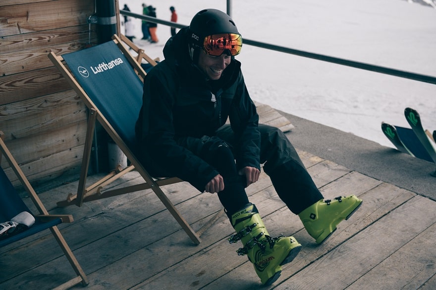 Lyžuj s kompresiou v lyžiarskom oblečení CEP