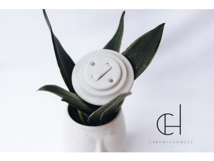 Porcelánový vypínač typ 6 kompletní BÍLÁ