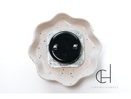 Keramická záslepka do sestavy bez rámečku ČERNÁ