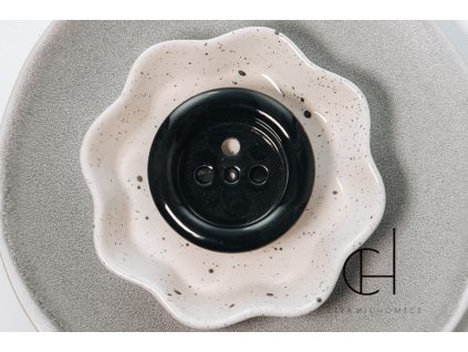 NÁHRADNÍ DÍL - Střed zásuvky ČERNÁ (nový model 2025/2026)