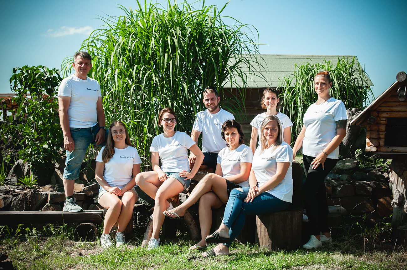 5 let s Černou na bílé