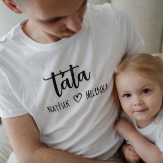 Blíží se DEN OTCŮ🧔🏾‍♂️🧔🏽🧔🏿‍♀️ a na tatínky je třeba myslet. Udělejte jim radost originálním tričkem, které můžete doplnit...