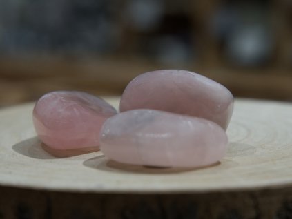 Ruženín dvojbarevný jumbo tromlovaný kámen