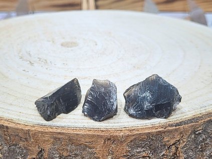 Obsidián kouřový - surový kámen, 25-35mm