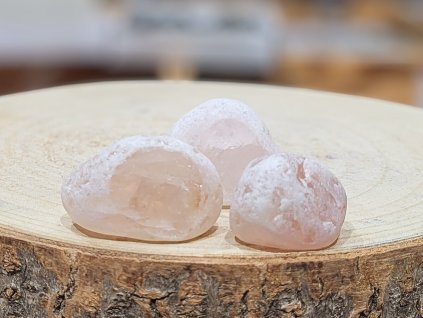 Růženín - jemně tromlovaný kámen; 35-45mm