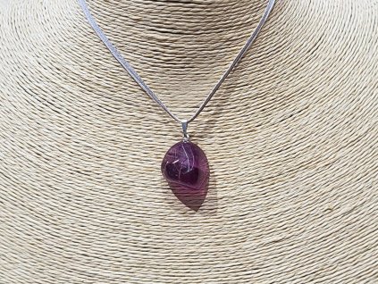 Fluorit duhový - přívěsek; 20-25mm