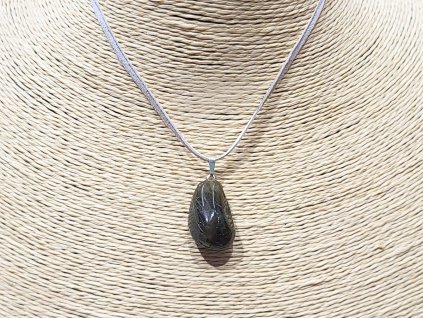 Labradorit - přívěsek; 20-25mm