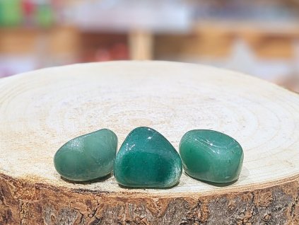 Avanturín zeleno-bílý – tromlovaný kámen; 30-35mm