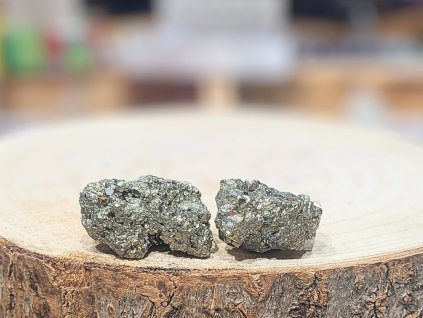 Pyrit - surový kámen; 40-50mm