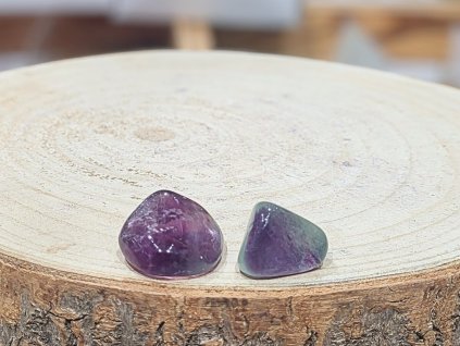Fluorit - tromlovaný kámen; 25-30mm