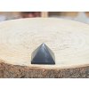 Šungit - pyramida; 30mm