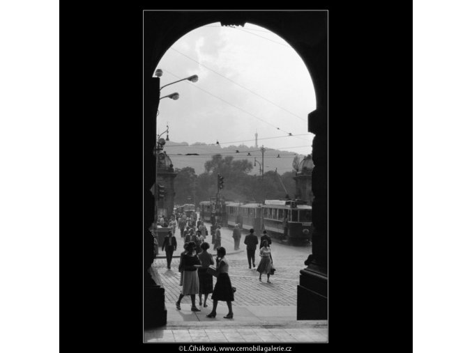 Křižovatka (785-1), žánry - Praha 1960 červenec, černobílý obraz, stará fotografie, prodej