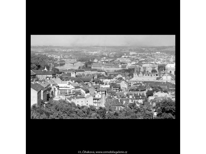 Pohled na Prahu (5409), Praha 1967 červen, černobílý obraz, stará fotografie, prodej