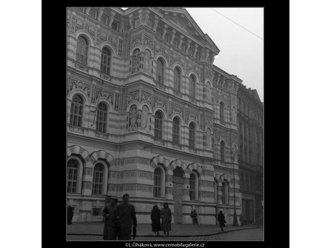 Vyšší škola dívčí (53), Praha 1958 , černobílý obraz, stará fotografie, prodej