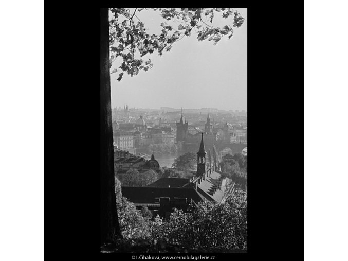 Pohledy na Prahu (5669-1), Praha 1967 říjen, černobílý obraz, stará fotografie, prodej