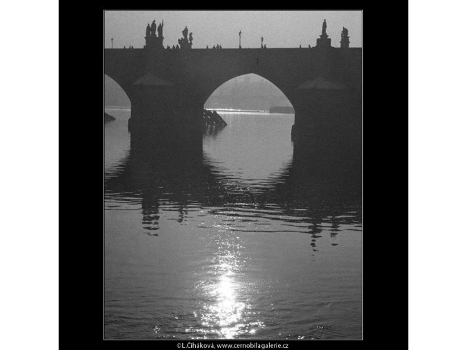 Karlův most (176), Praha 1959 , černobílý obraz, stará fotografie, prodej