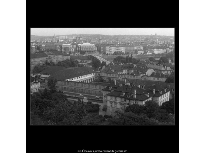 Pohled na Prahu  (224-2), Praha 1959 srpen, černobílý obraz, stará fotografie, prodej